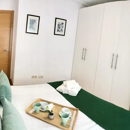 Apartamento 2 Centrico Garaje Wi-fi Para Trabajar דירה *