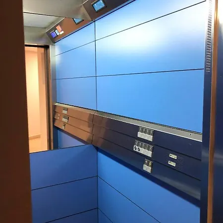 Apartamento 2 Centrico Garaje Wi-fi Para Trabajar דירה